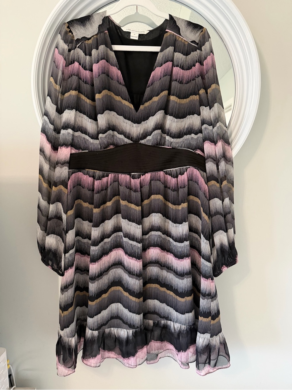 Diane von Furstenberg Lizbeth silk wavy print mini dress - as seen on Younger